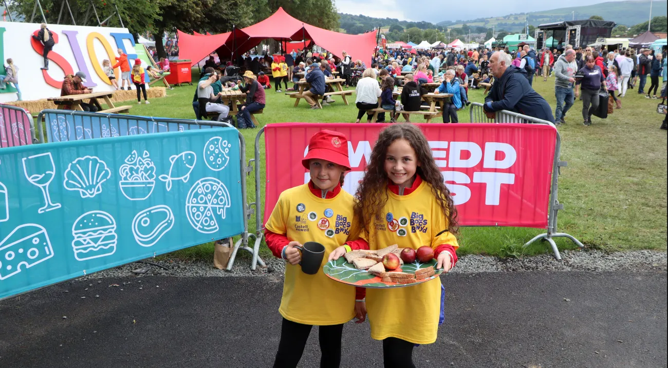 Children in front of the Gwledd | Feast area