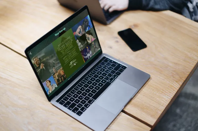 macbook-pro-space-gray-mockup-on-the-wooden-table