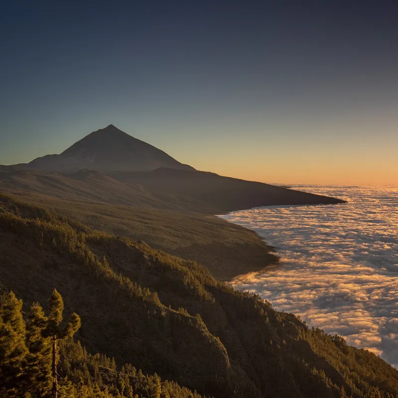 Tenerife Volcano Teide con mar de nubes SQ